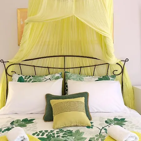 Yellow Sun Marine Apartment
